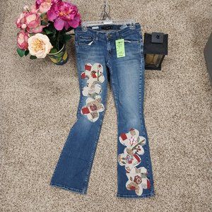 2964 Size 7j Levi's 524 Appliqued With Quilted Flowers Flare Leg Jean